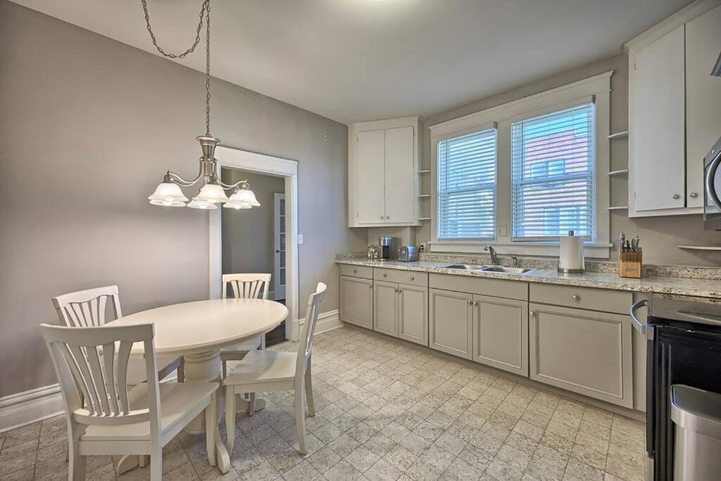 Suites On Seneca - Lovely 2 Bed 1 Bath Apartment 哈里斯堡 外观 照片